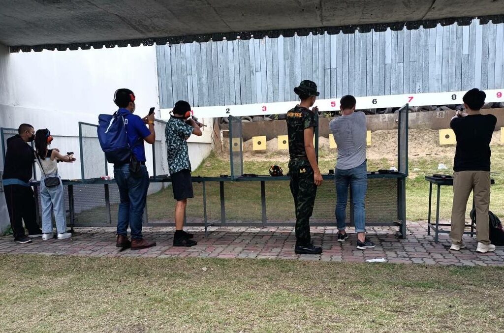 17曼谷實彈射擊場體驗