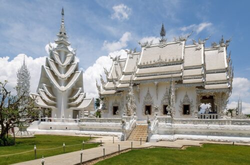 chiang-rai-thailand-wat-rong-khun-02-orig_orig